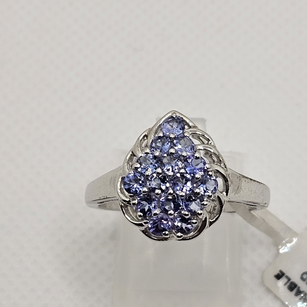 Genuine Tanzanite Cluster Ring Size 9!  💙 - Picture 10 of 13